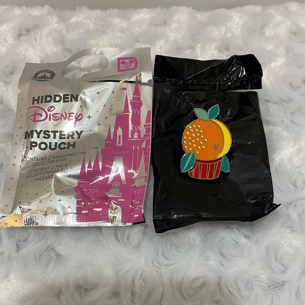 Disney World 2025 Hidden Mickey Pin - Orange Bird Cupcake - Wave B - NWT